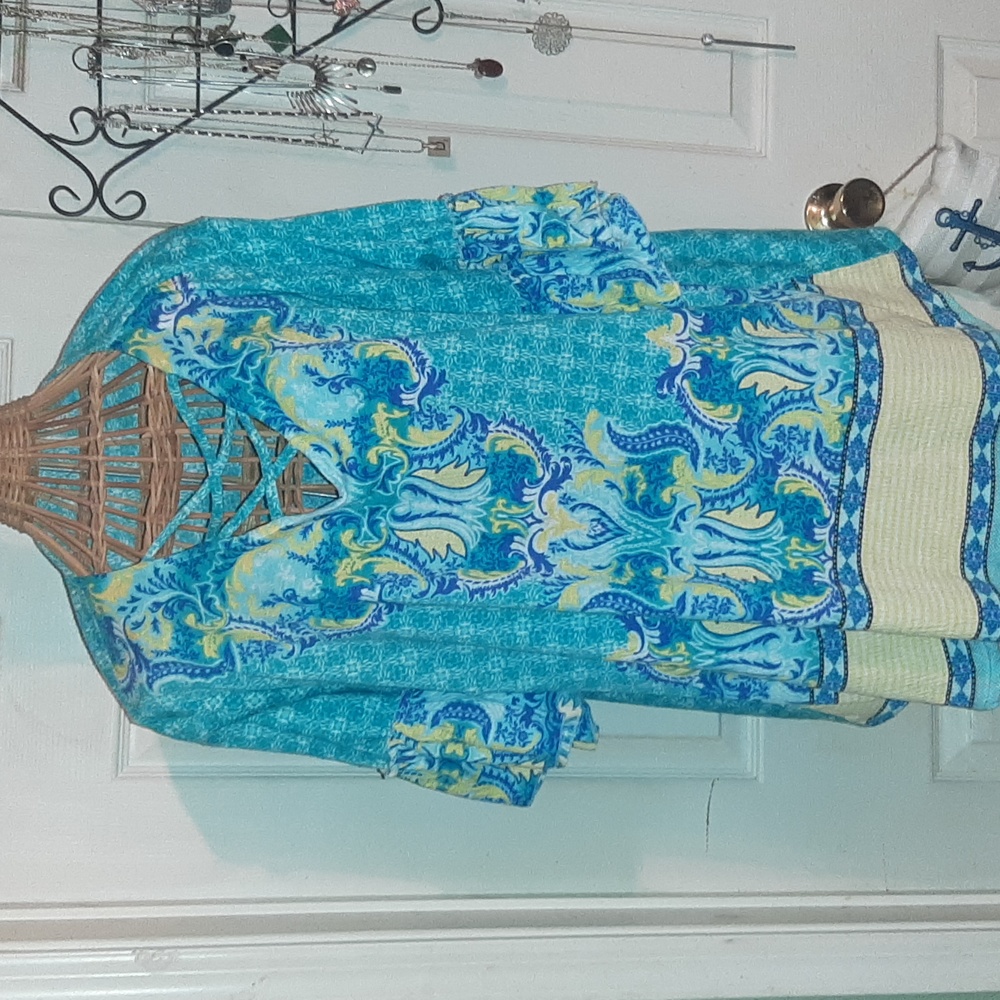 Cato 18/20 Beautiful Blouse, v neck criss cross ruffled sleeves EUC, Blue/yellow
